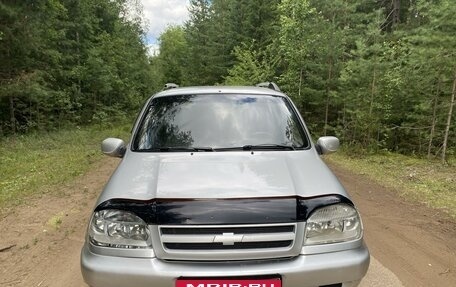 Chevrolet Niva I рестайлинг, 2004 год, 317 000 рублей, 2 фотография