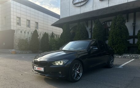 BMW 3 серия, 2011 год, 2 000 000 рублей, 2 фотография