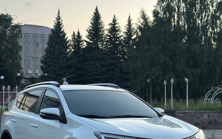 Toyota RAV4, 2017 год, 2 825 000 рублей, 3 фотография