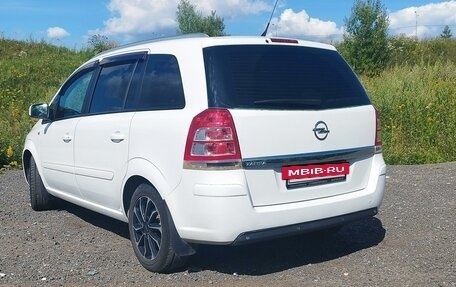 Opel Zafira B, 2012 год, 950 000 рублей, 4 фотография