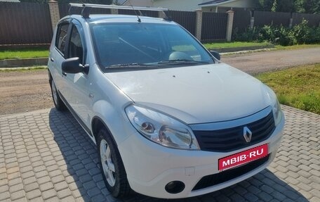 Renault Sandero I, 2013 год, 550 000 рублей, 2 фотография