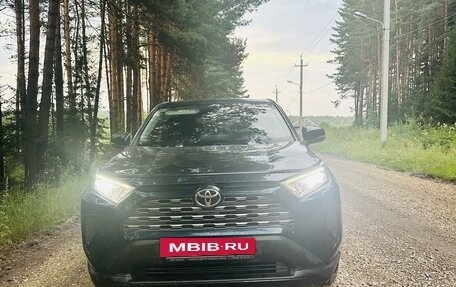 Toyota RAV4, 2019 год, 3 000 000 рублей, 3 фотография