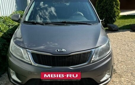 KIA Rio III рестайлинг, 2013 год, 450 000 рублей, 2 фотография