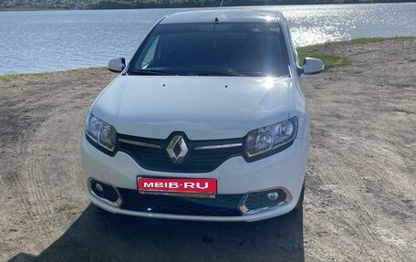 Renault Sandero II рестайлинг, 2015 год, 890 000 рублей, 3 фотография