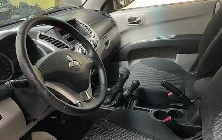 Mitsubishi L200 IV рестайлинг, 2012 год, 1 345 000 рублей, 4 фотография