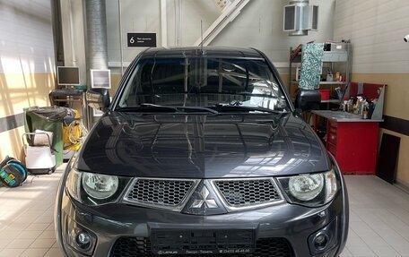 Mitsubishi L200 IV рестайлинг, 2012 год, 1 345 000 рублей, 2 фотография