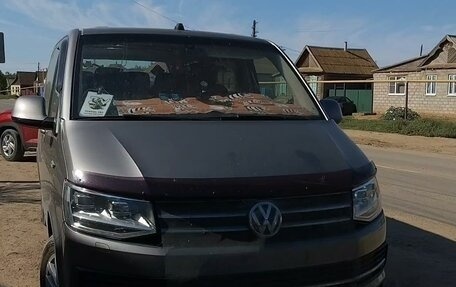 Volkswagen Caravelle T6 рестайлинг, 2017 год, 3 150 000 рублей, 1 фотография