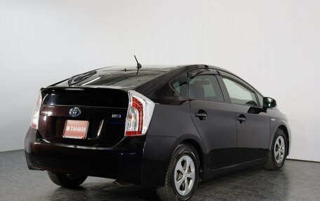 Toyota Prius, 2013 год, 1 570 000 рублей, 3 фотография