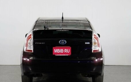 Toyota Prius, 2013 год, 1 570 000 рублей, 2 фотография