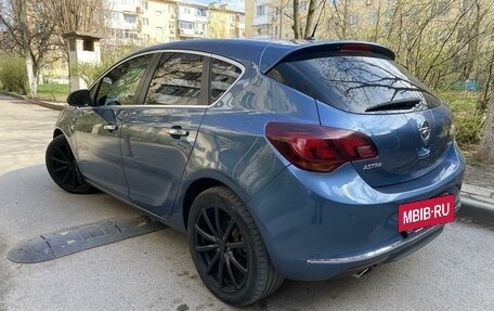 Opel Astra J, 2013 год, 1 050 000 рублей, 5 фотография