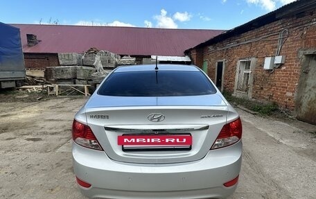 Hyundai Solaris II рестайлинг, 2012 год, 600 000 рублей, 2 фотография