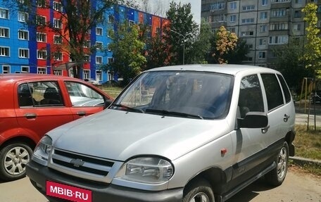 Chevrolet Niva I рестайлинг, 2004 год, 360 000 рублей, 1 фотография