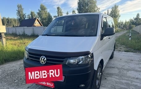 Volkswagen Caravelle T5, 2013 год, 2 200 000 рублей, 1 фотография