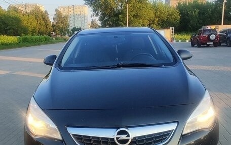 Opel Astra J, 2011 год, 580 000 рублей, 1 фотография