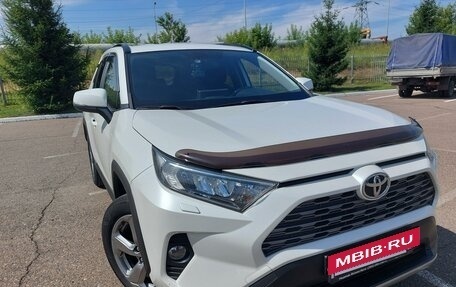 Toyota RAV4, 2020 год, 4 500 000 рублей, 2 фотография