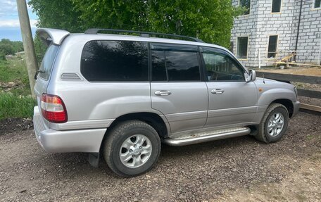 Toyota Land Cruiser 100 рестайлинг 2, 2003 год, 1 950 000 рублей, 3 фотография