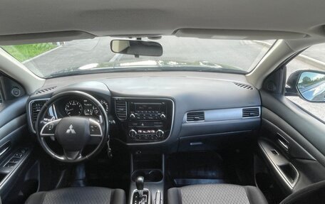 Mitsubishi Outlander III рестайлинг 3, 2014 год, 14 фотография