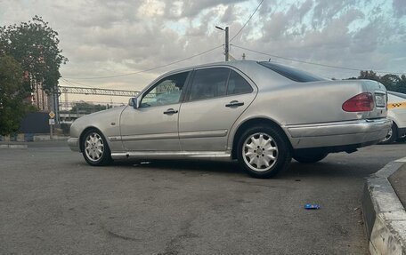 Mercedes-Benz E-Класс, 1998 год, 380 000 рублей, 5 фотография