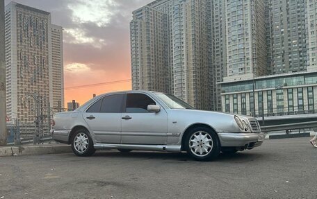 Mercedes-Benz E-Класс, 1998 год, 380 000 рублей, 4 фотография