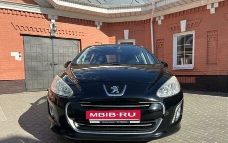 Peugeot 308 II, 2011 год, 695 000 рублей, 2 фотография