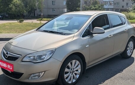 Opel Astra J, 2010 год, 910 000 рублей, 2 фотография