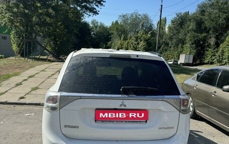 Mitsubishi Outlander III рестайлинг 3, 2013 год, 1 000 000 рублей, 4 фотография