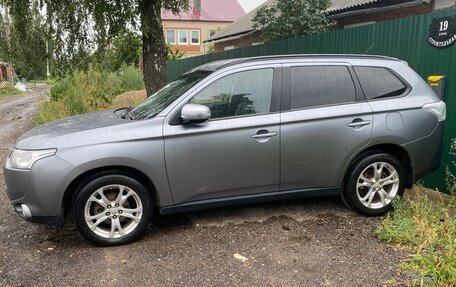 Mitsubishi Outlander III рестайлинг 3, 2012 год, 1 400 000 рублей, 3 фотография