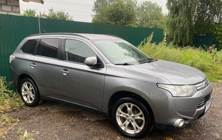 Mitsubishi Outlander III рестайлинг 3, 2012 год, 1 400 000 рублей, 2 фотография