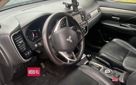 Mitsubishi Outlander III рестайлинг 3, 2012 год, 1 400 000 рублей, 10 фотография