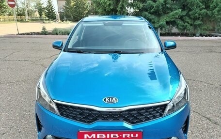 KIA Rio IV, 2021 год, 1 800 000 рублей, 2 фотография