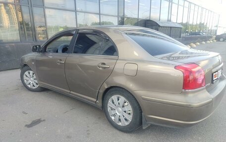 Toyota Avensis III рестайлинг, 2004 год, 590 000 рублей, 1 фотография