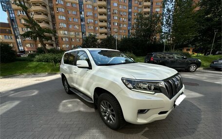 Toyota Land Cruiser Prado 150 рестайлинг 2, 2019 год, 6 500 000 рублей, 3 фотография