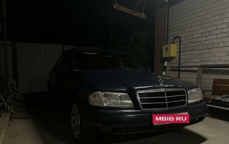 Mercedes-Benz C-Класс, 1994 год, 390 000 рублей, 1 фотография