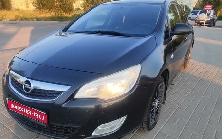 Opel Astra J, 2011 год, 580 000 рублей, 2 фотография