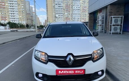 Renault Logan II, 2015 год, 670 000 рублей, 2 фотография