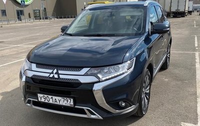 Mitsubishi Outlander III рестайлинг 3, 2020 год, 2 500 000 рублей, 1 фотография