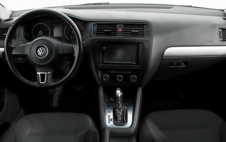 Volkswagen Jetta VI, 2012 год, 949 555 рублей, 12 фотография