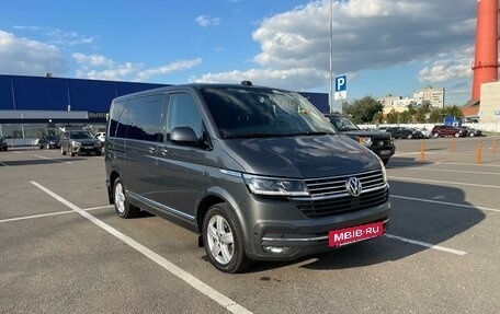 Volkswagen Multivan T6 рестайлинг, 2020 год, 6 500 000 рублей, 3 фотография