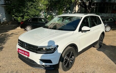 Volkswagen Tiguan II, 2018 год, 2 400 000 рублей, 2 фотография