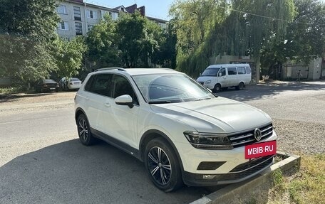 Volkswagen Tiguan II, 2018 год, 2 400 000 рублей, 5 фотография