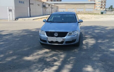 Volkswagen Passat B6, 2005 год, 680 000 рублей, 2 фотография