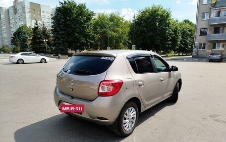 Renault Sandero II рестайлинг, 2015 год, 900 000 рублей, 5 фотография