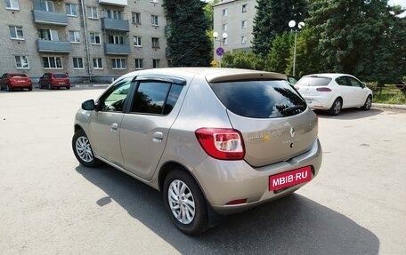 Renault Sandero II рестайлинг, 2015 год, 900 000 рублей, 4 фотография