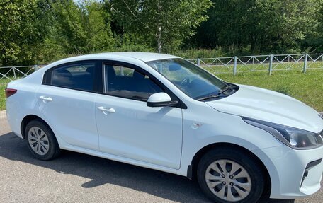 KIA Rio IV, 2019 год, 950 000 рублей, 3 фотография