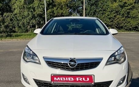 Opel Astra J, 2011 год, 1 240 000 рублей, 3 фотография