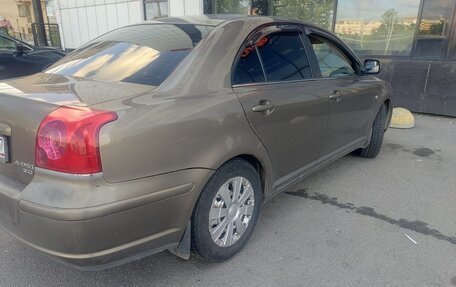 Toyota Avensis III рестайлинг, 2004 год, 590 000 рублей, 2 фотография