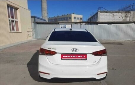 Hyundai Solaris II рестайлинг, 2018 год, 1 350 000 рублей, 4 фотография