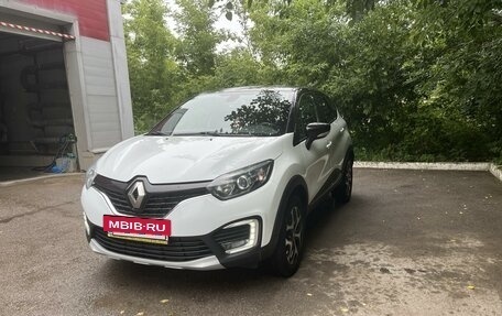 Renault Kaptur I рестайлинг, 2016 год, 1 350 000 рублей, 2 фотография