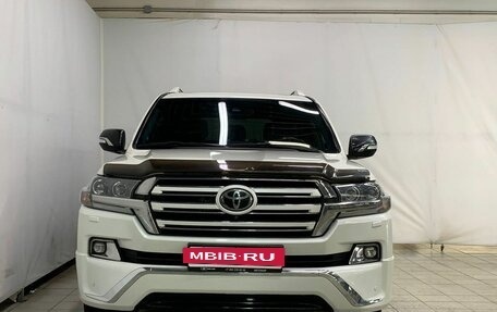 Toyota Land Cruiser 200, 2017 год, 6 790 000 рублей, 2 фотография