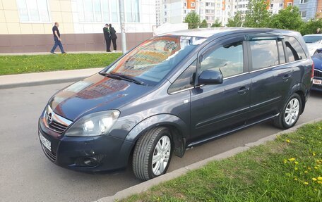 Opel Zafira B, 2010 год, 800 000 рублей, 2 фотография